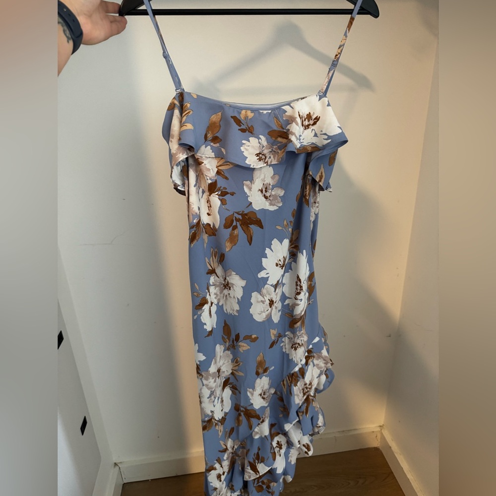 Gorgeous asymmetrical Abercrombie dress with removable straps size medium